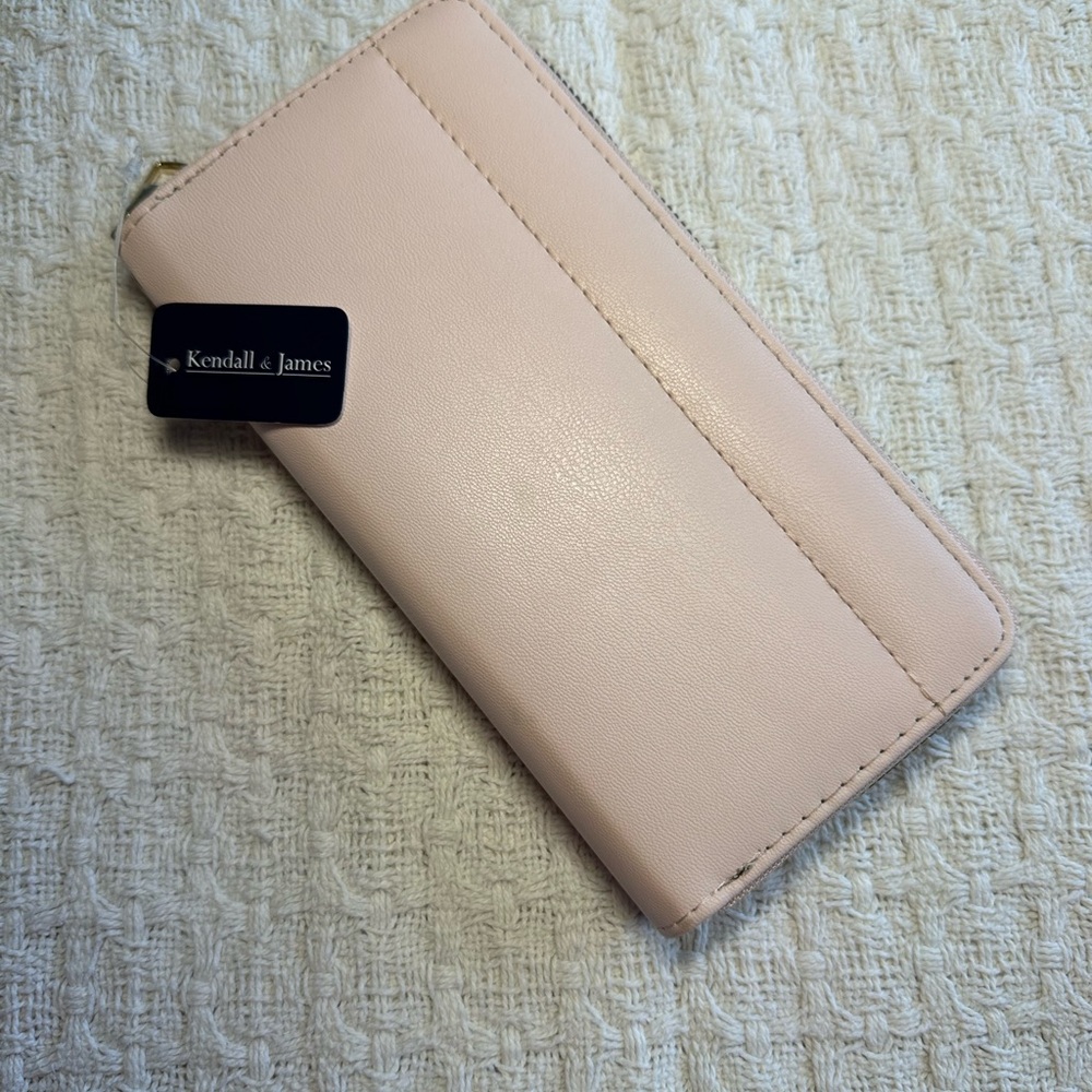 Kendall & James Soft Pink Zipper‎ Wallet